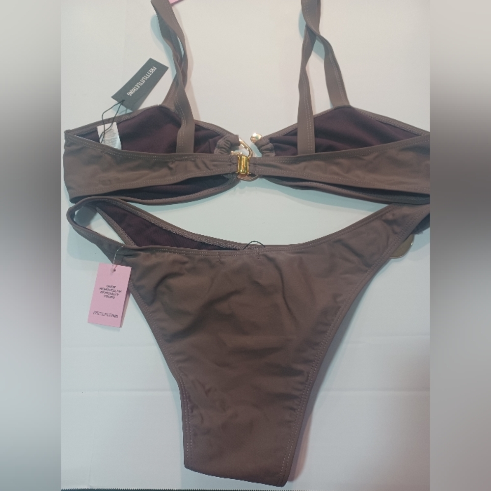 PrettyLittleThing Chocolate Bikini with Gold Detail - Picture 5 of 5